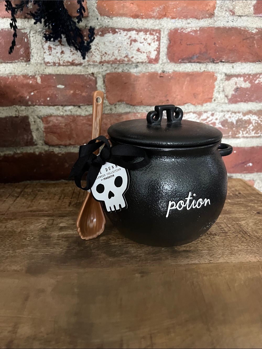 Rae dunn potion cauldronJar with Spoon - Black